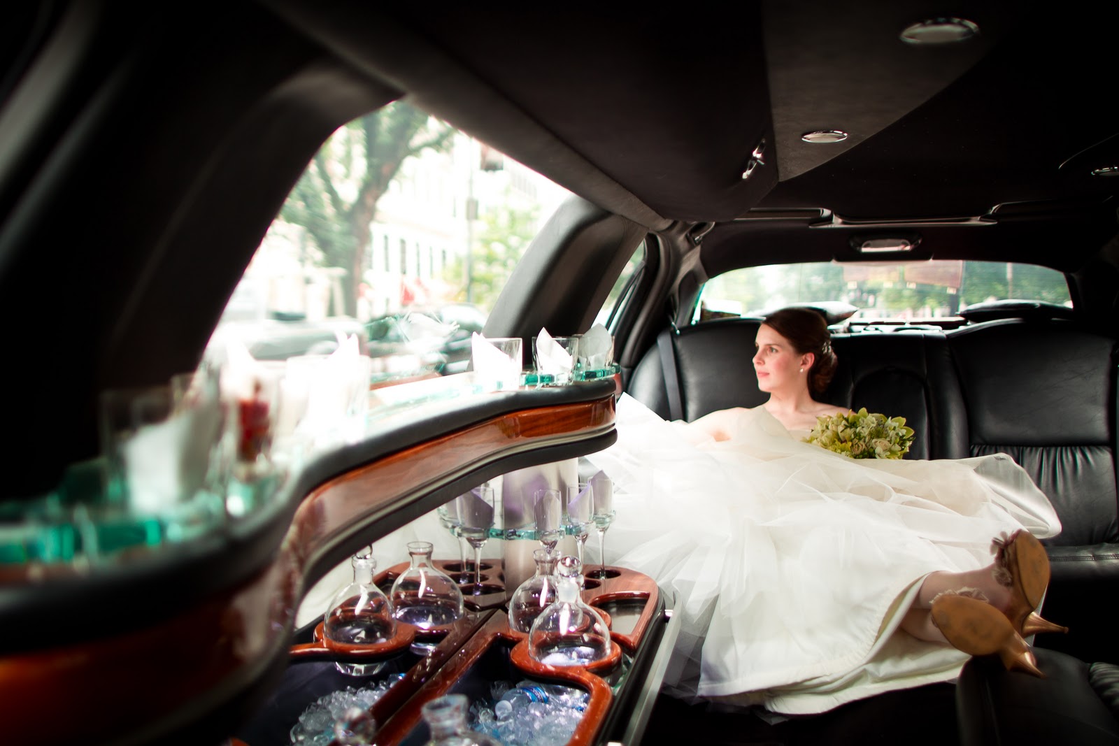 Decorate Your Wedding Limo